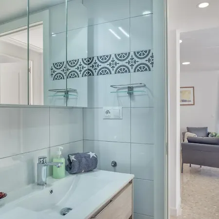 Lujo En La Carihuela - Vistas Frontales Al Mar Y Parking! Apartmán Torremolinos