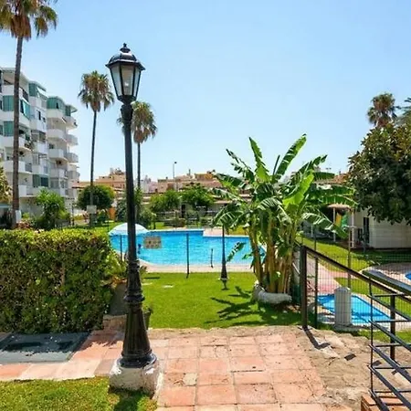 Appartamento Lujo En La Carihuela - Vistas Frontales Al Mar Y Parking!
